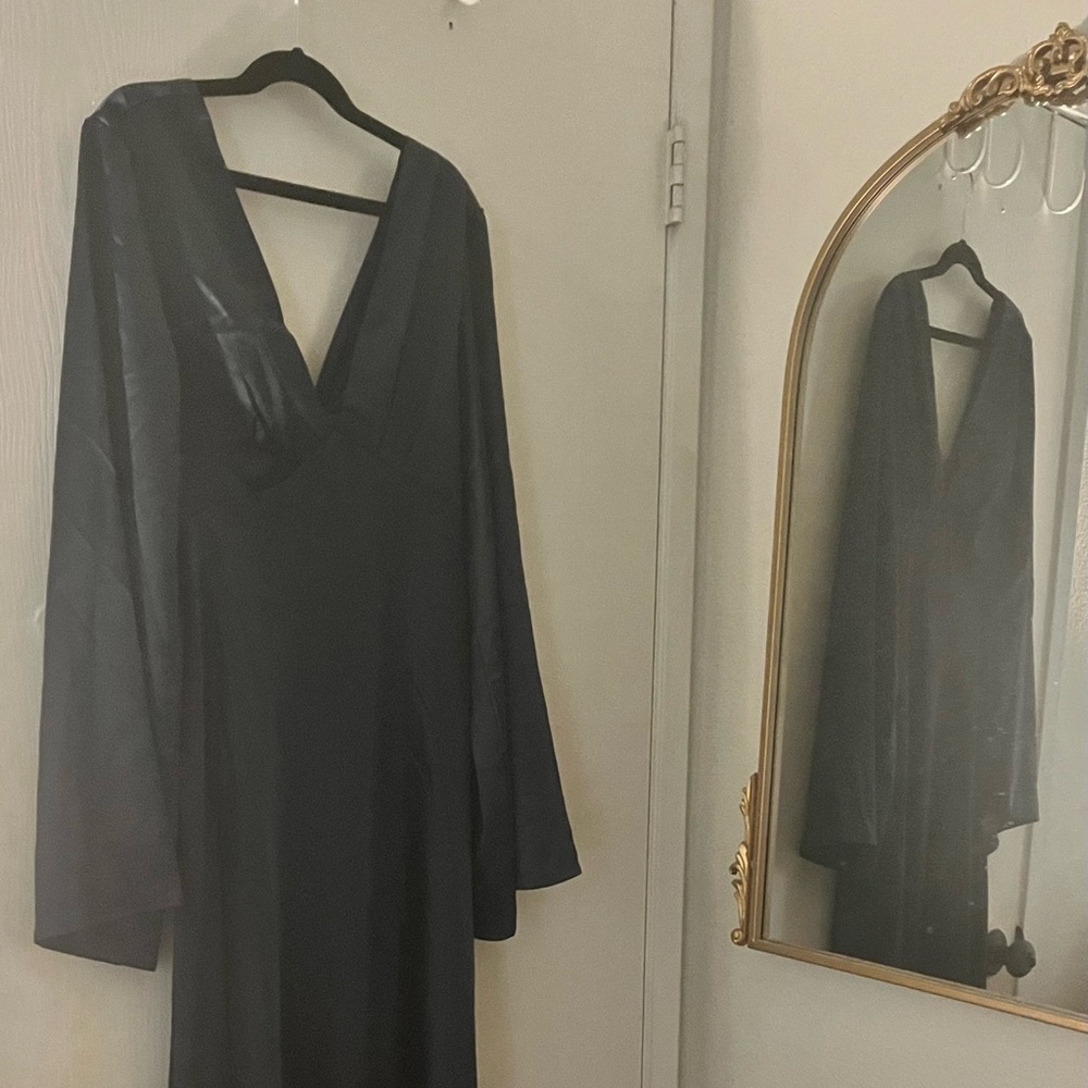 Elegant Black Long Sleeve Dress